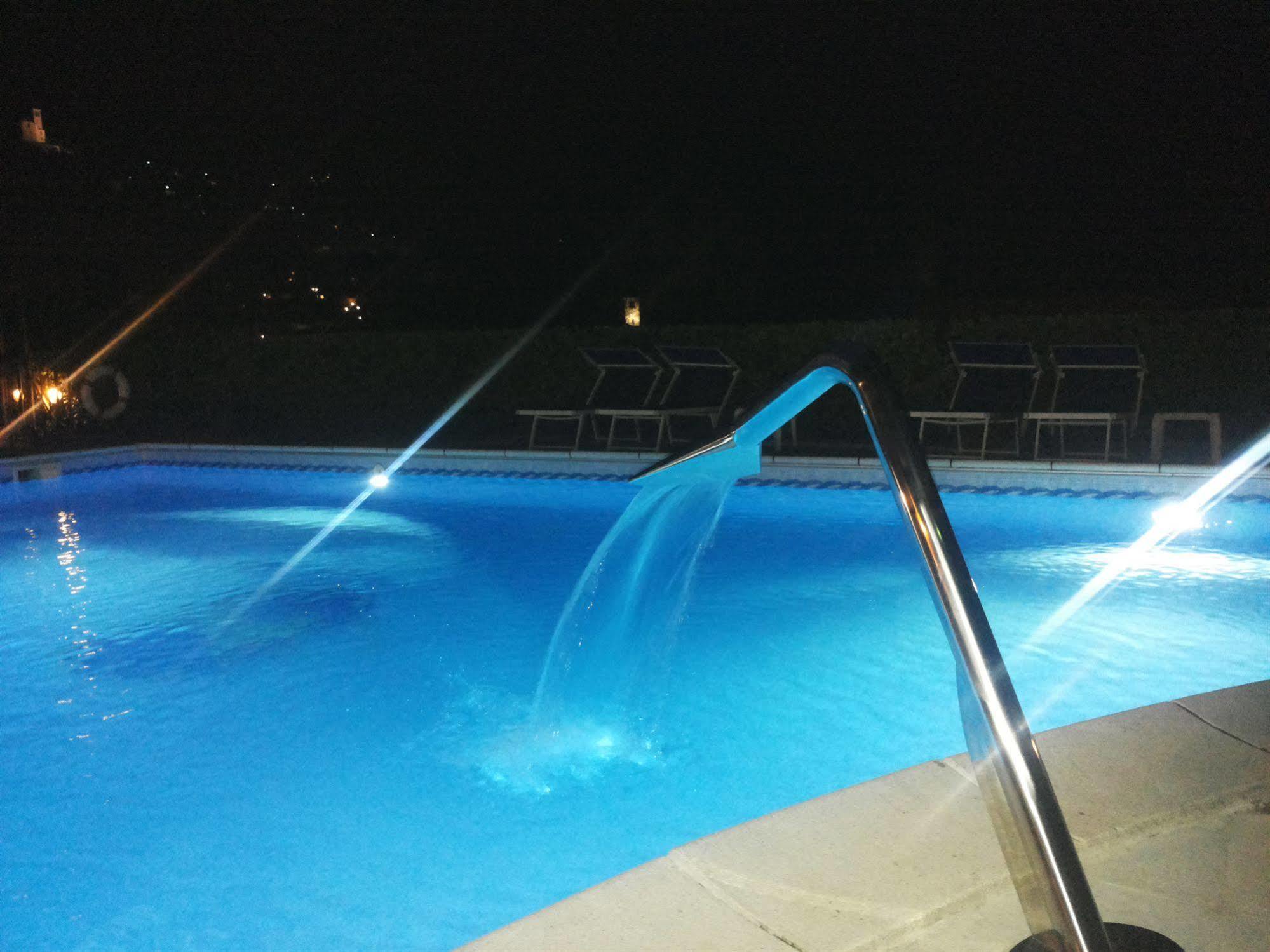 Hotel La Villa 그라베도나 외부 사진